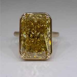 7.05 carat fancy vivid yellow VS2 radiant lab diamond solitaire engagement ring